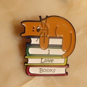 Enamel CAT and BOOKS Pin 3 x 3 cm (F35)